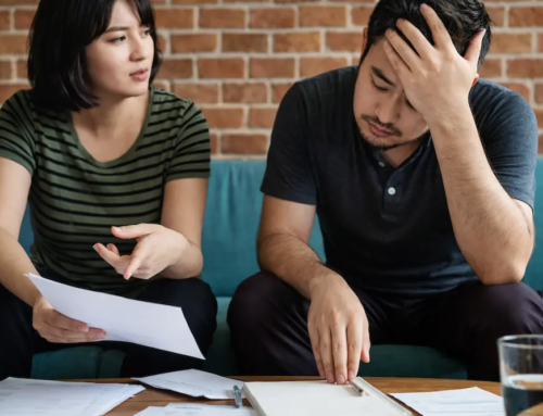 7 Wedding RSVP Mistakes That Cause Guest Chaos (And How to Avoid Them)